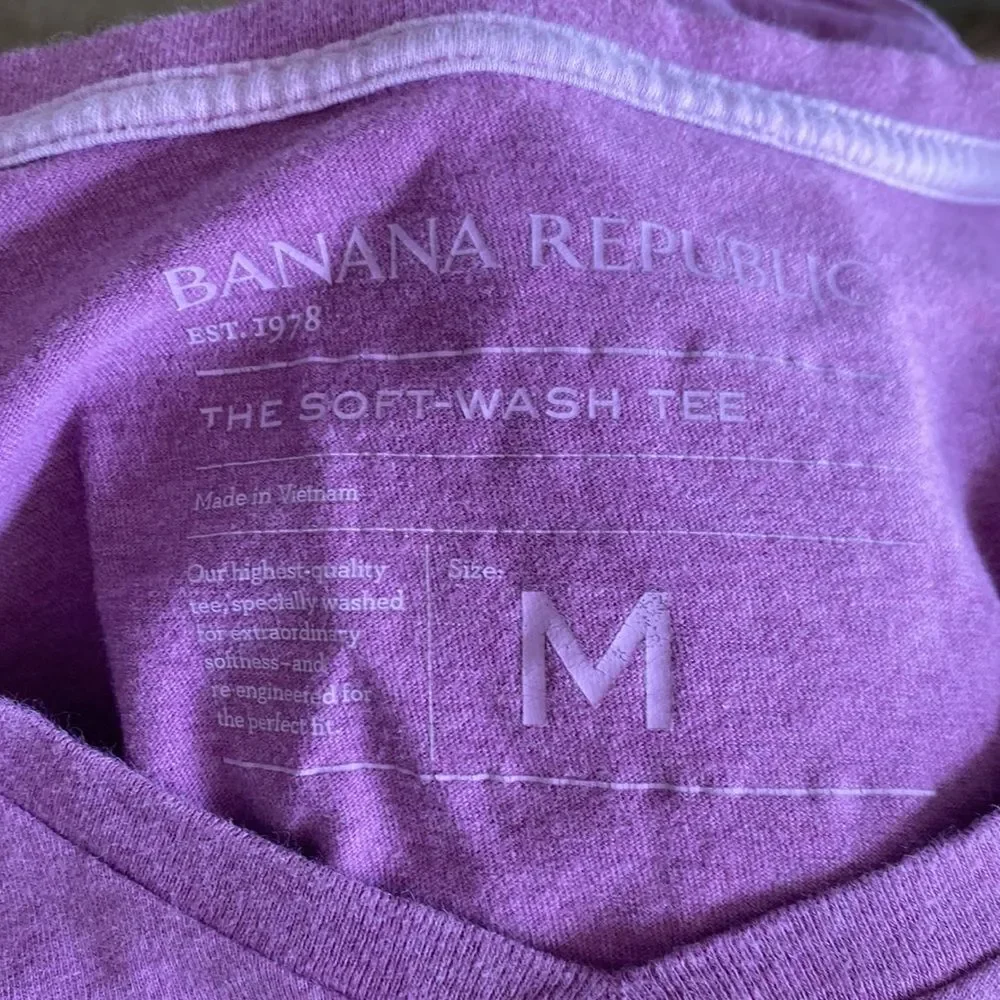 Banana Republic Medium V Neck T Shirt Sarong Purple Soft Wash